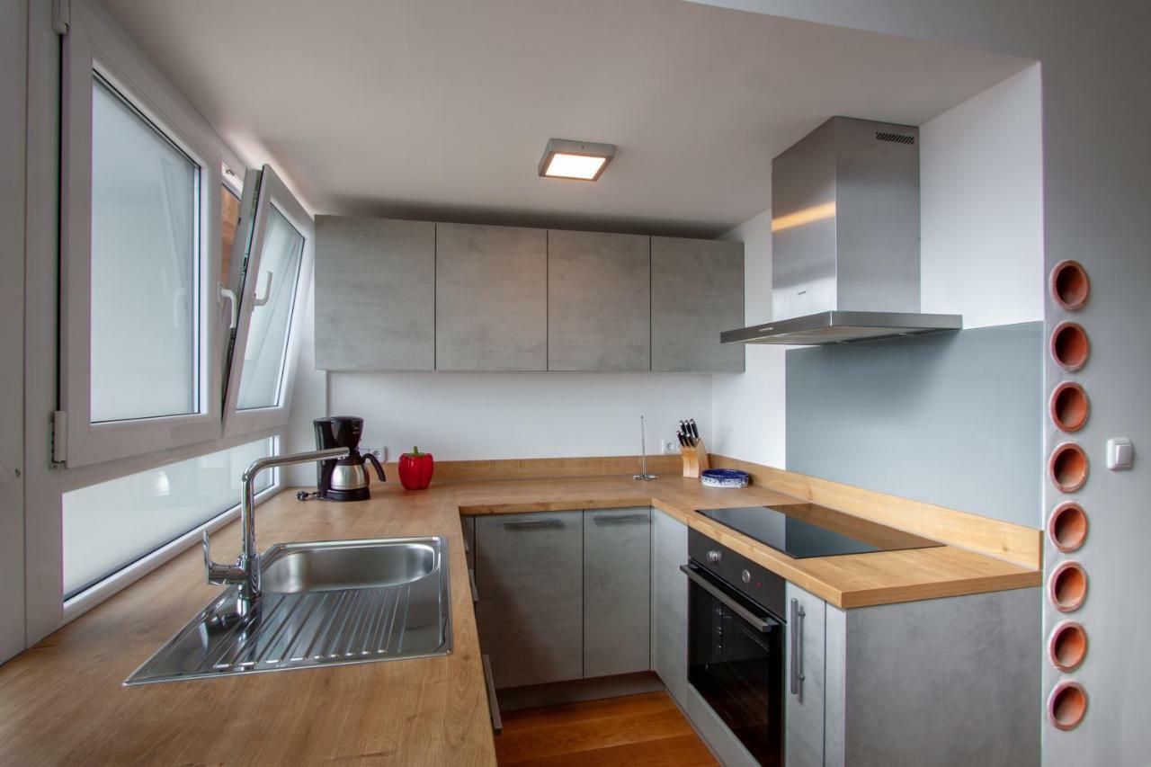 Apartman Colosseum Apartment พูลา ภายนอก รูปภาพ