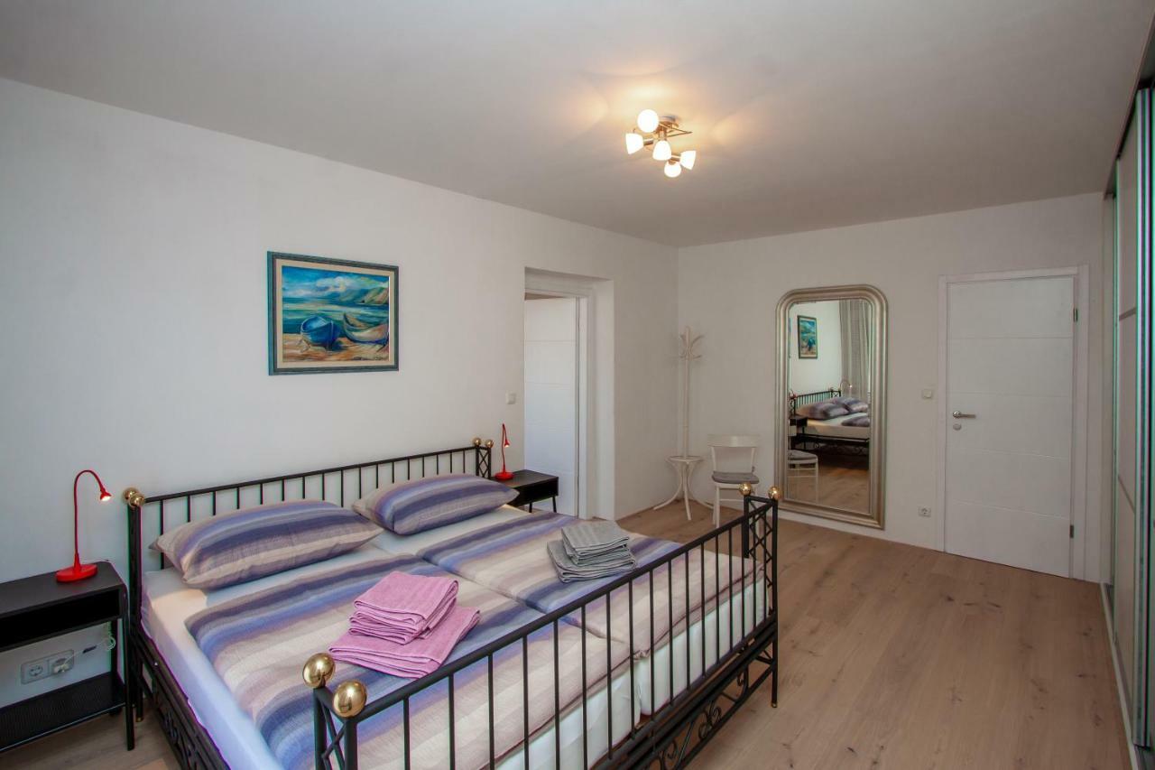 Apartman Colosseum Apartment พูลา ภายนอก รูปภาพ